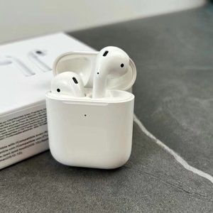 Air-pods, Apple, Regular, White.